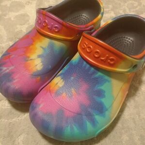 Tie Dye Bistro Crocs size 6